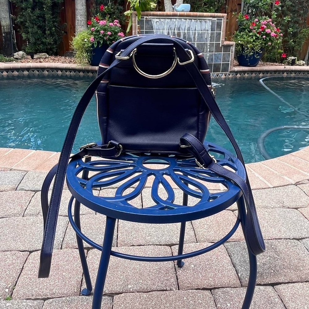 Guess Mini Backpack - image 2